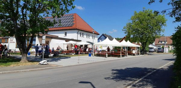 Ausreichend Platz zum Sitzen bei der Vatertagshockeste